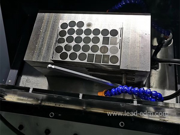 Ⱥ����(sh��)�ػ𻨙C(j��)CNC640�R��ӹ�Ч��