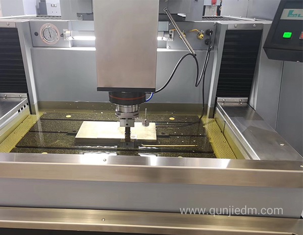 Ⱥ���¿�����Ͳ��R��늻� LN-405 չ��(hu��)�F(xi��n)��(ch��ng)�R��ӹ���