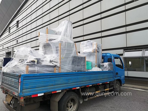 群基鏡面電火花LN40S