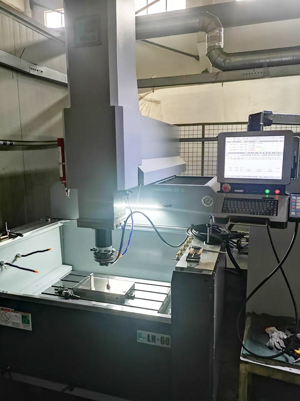 Ⱥ��CNC�R��𻨙C(j��) LN60  �ӹ���