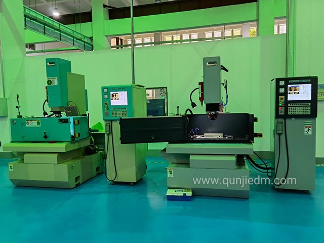 Ⱥ���u䓻𻨙C(j��)CNC341S�͑��C(j��)�{(di��o)ԇ