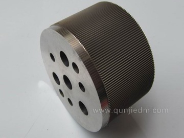 �߾���늻𻨾��и�ģ�߲���