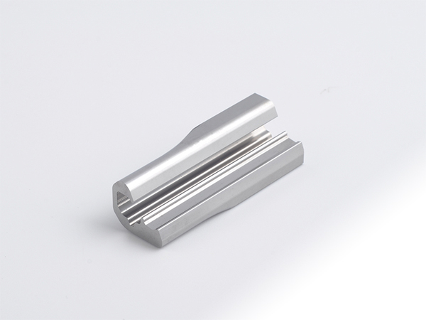 �߾���늻𻨾��и�ӹ�����