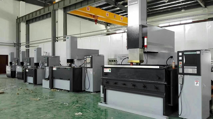 Ⱥ��ţ�^ʽCNC늻𻨙C(j��)�����b�{(di��o)ԇ1