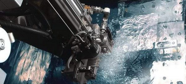 ɳ�Ͽ����߽z�� ALN600Qs �D5