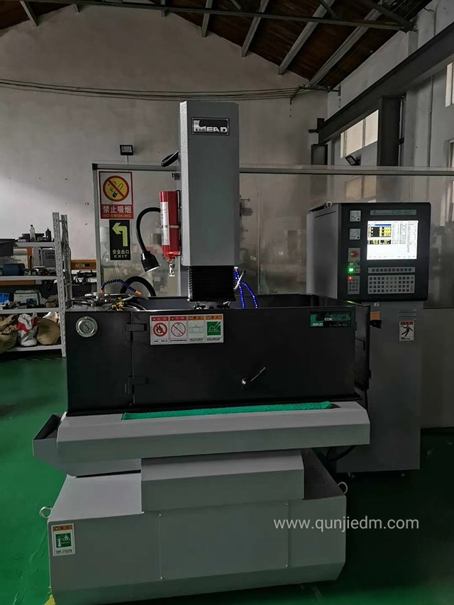 Ⱥ���u䓻𻨙C(j��) CNC-341S �D3